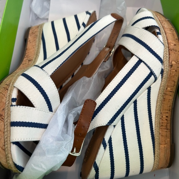 Kelly & Katie wedges blue and white striped NWT in box - Picture 9 of 9